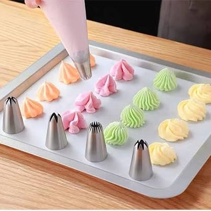 15-Piece Cake Decoration Nozzle Set with Piping Bag